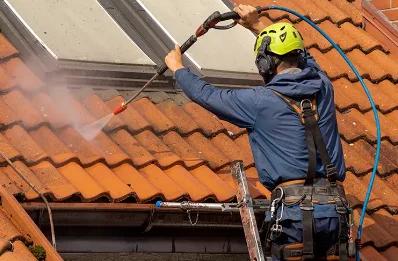 Démoussage et hydrofuge de toiture à Coudoux